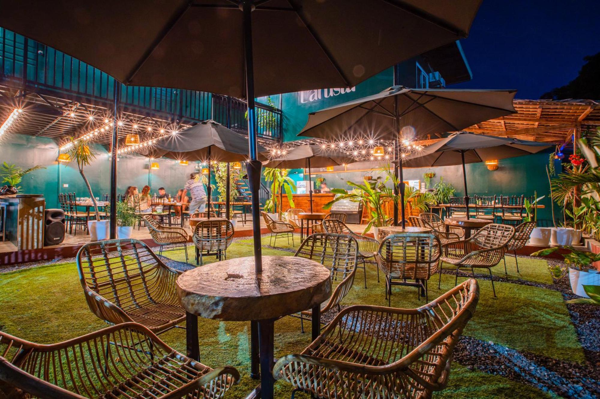 Lartista Hostel Puerto Princesa ภายนอก รูปภาพ