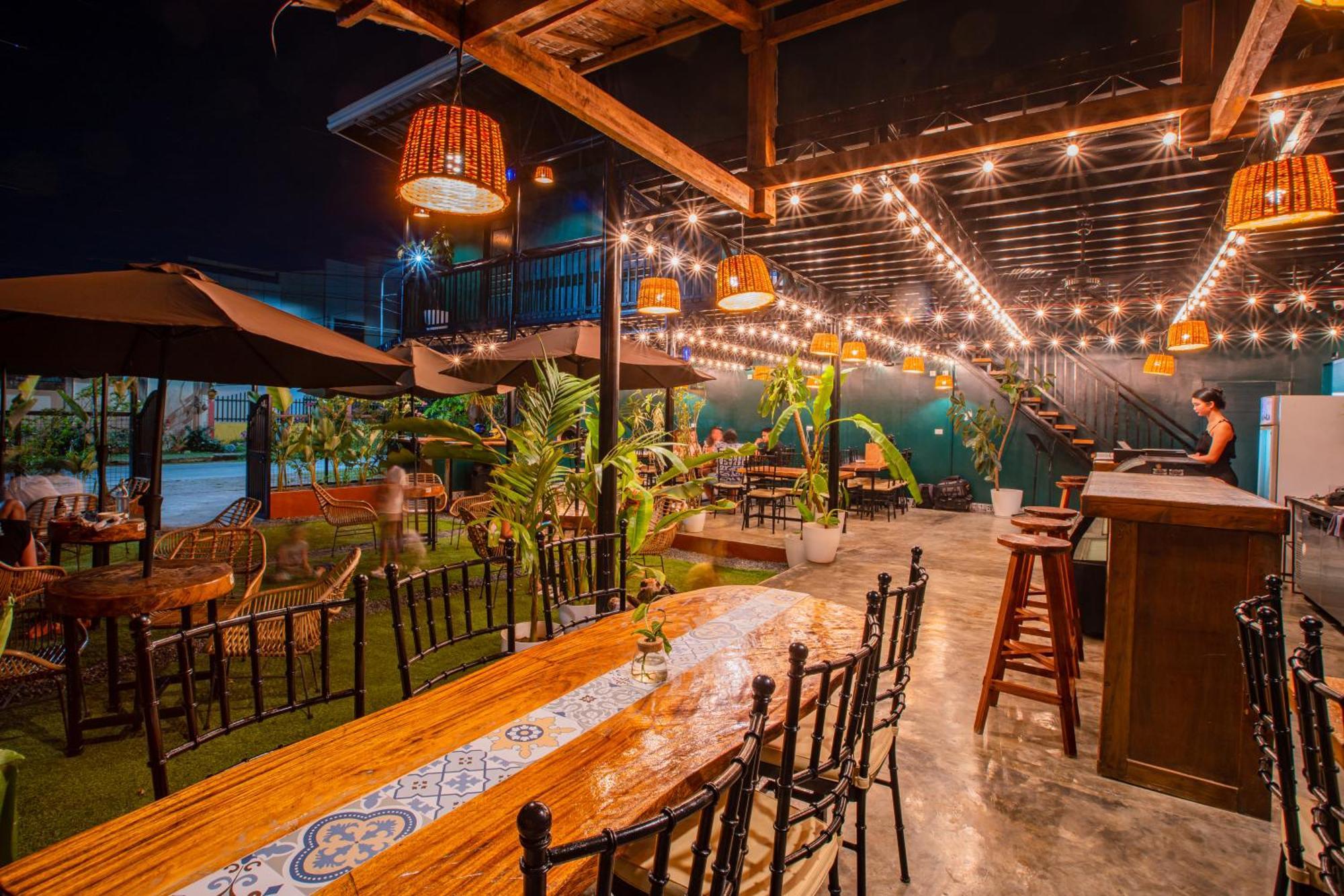 Lartista Hostel Puerto Princesa ภายนอก รูปภาพ