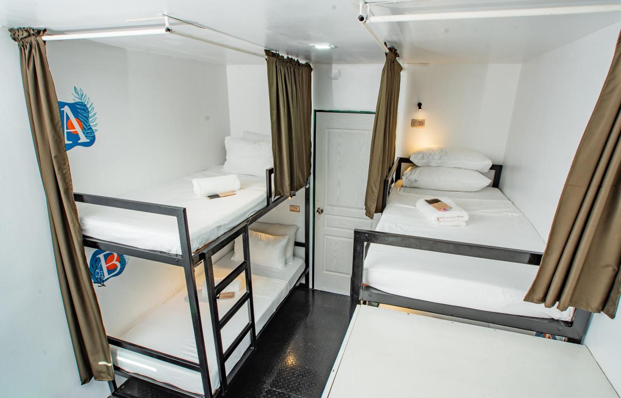 Lartista Hostel Puerto Princesa ภายนอก รูปภาพ