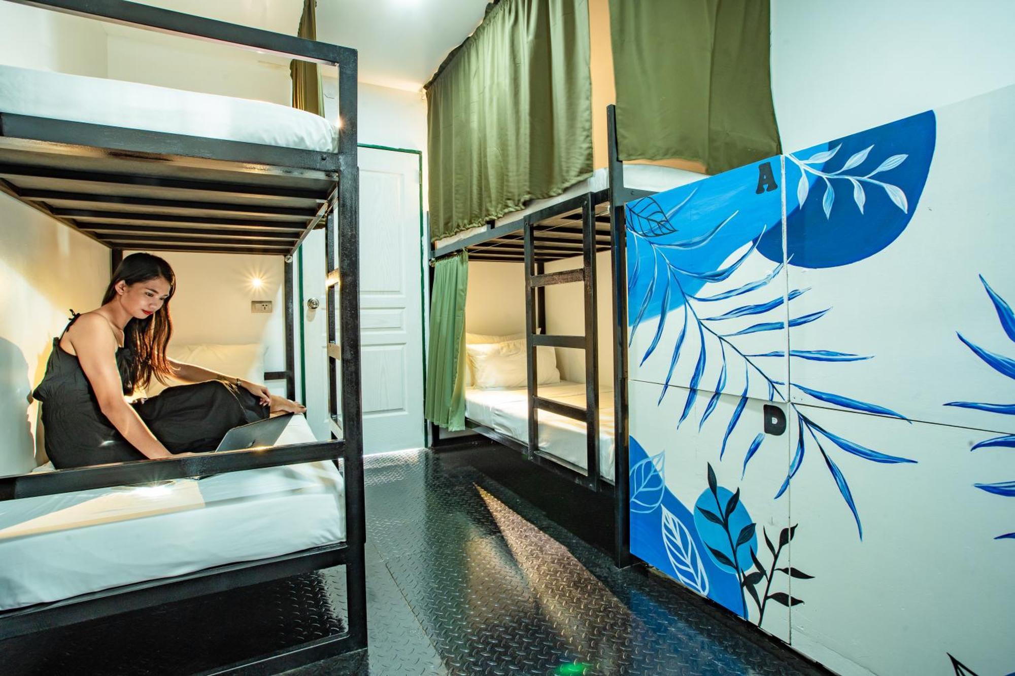 Lartista Hostel Puerto Princesa ภายนอก รูปภาพ