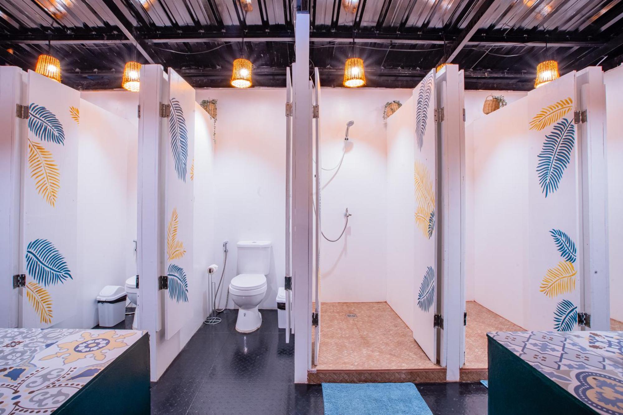 Lartista Hostel Puerto Princesa ภายนอก รูปภาพ