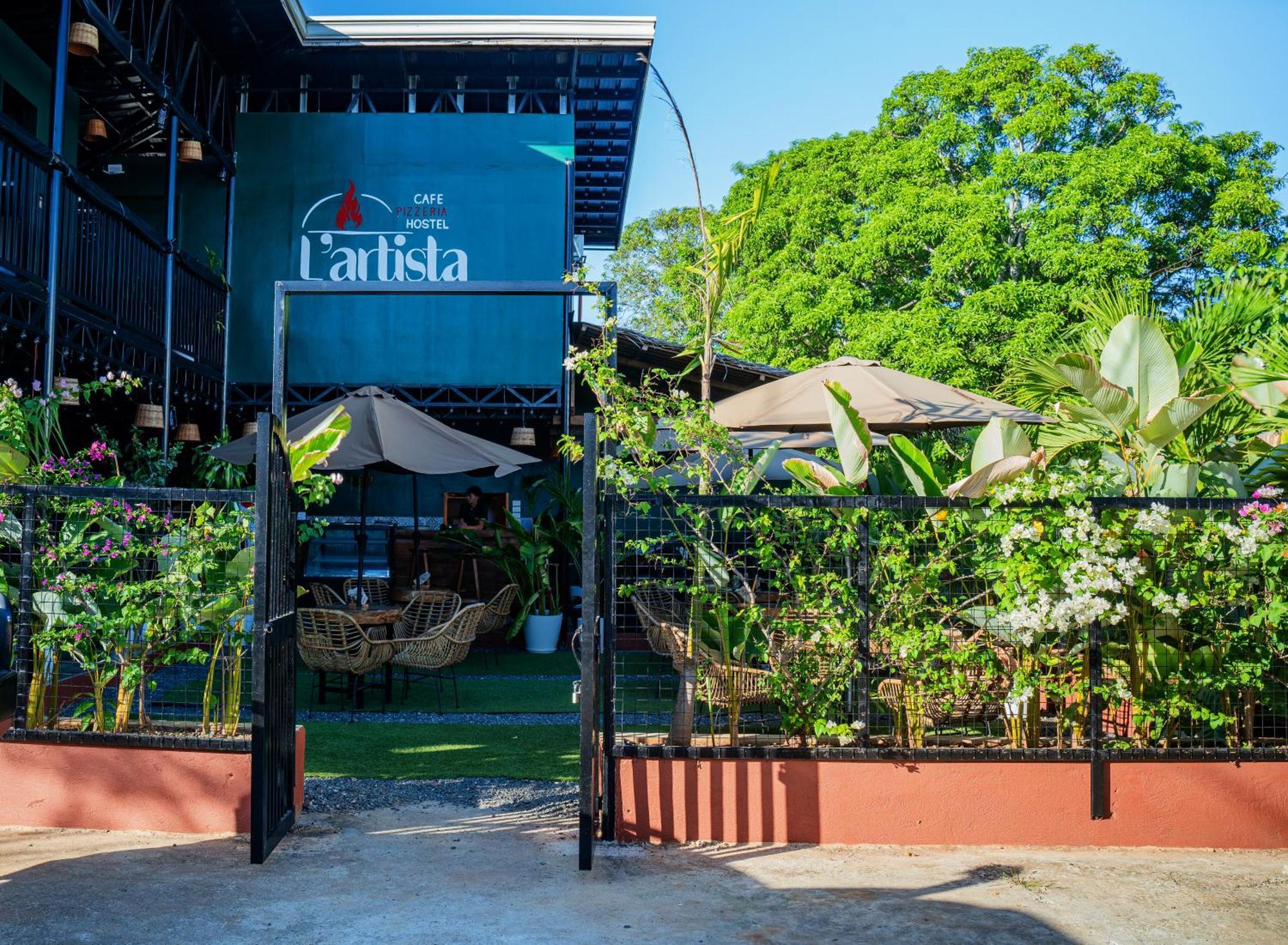 Lartista Hostel Puerto Princesa ภายนอก รูปภาพ