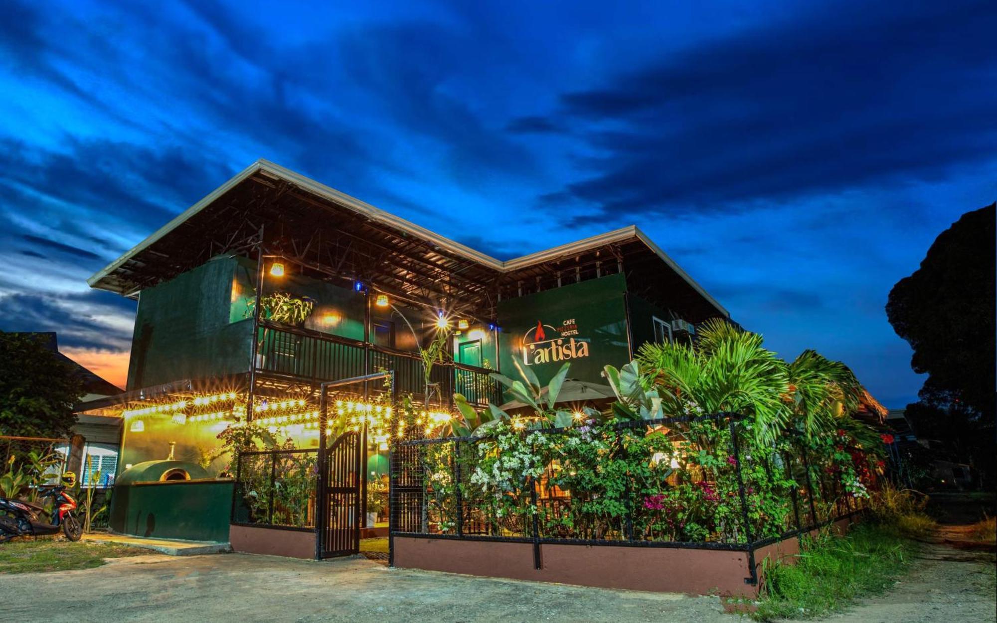 Lartista Hostel Puerto Princesa ภายนอก รูปภาพ